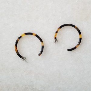 Tortoise shell design hoop earings